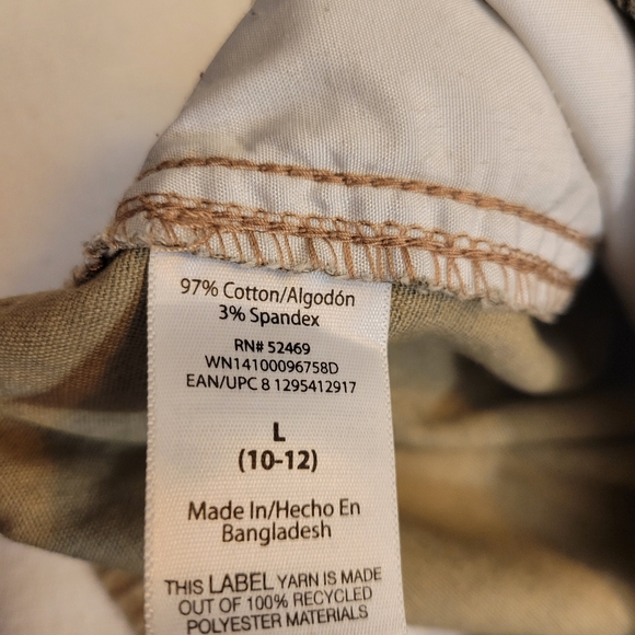 TWO BOY SHORTS: TEK GEAR SZ 10/12 WONDER NATION CAMAFLOUGE CARGO SHORTS SZ 10/12 - Picture 11 of 16